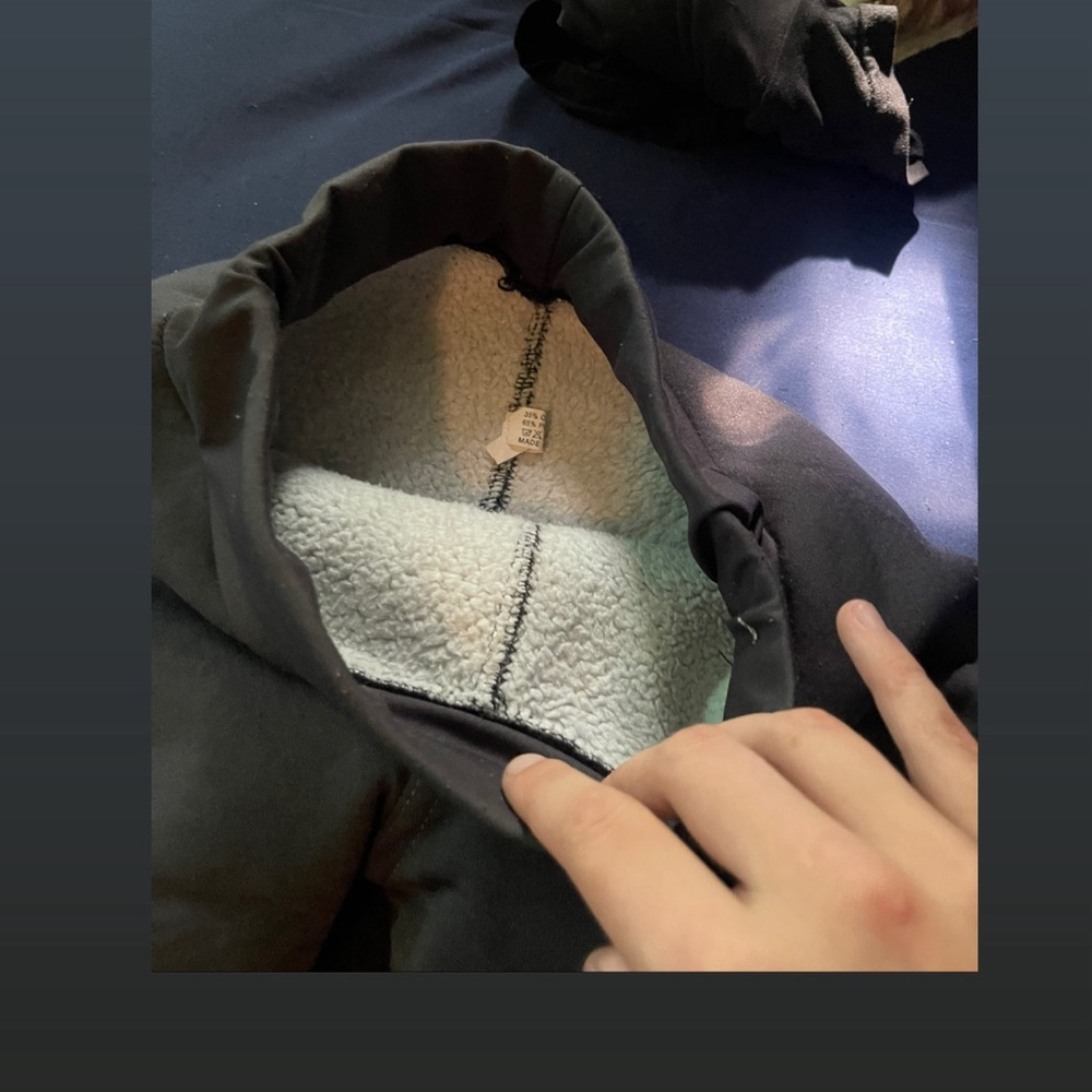 Gray leggings with fuzzy inside
